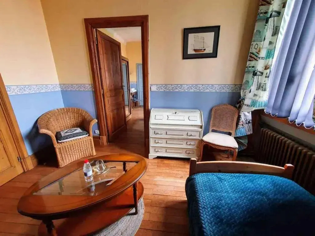 La Villa des Roses Gîte Chambres dhôtes Piscine chauffée