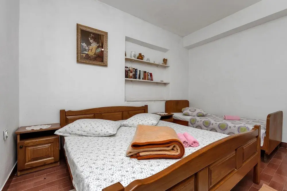 Apartments Robinzon Milivoj