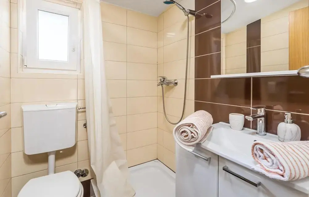 Nice Home in Zubovici With Wifi and 2 Bedrooms