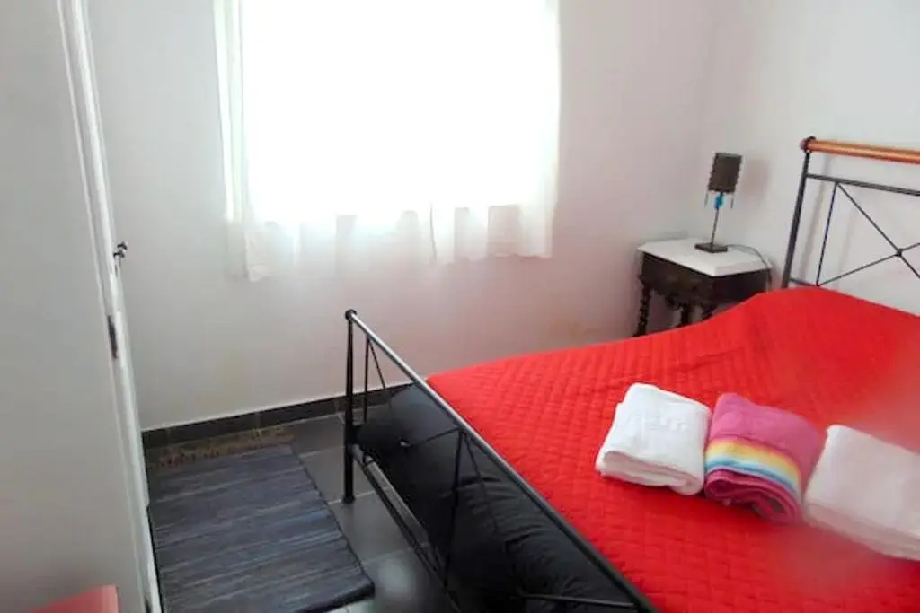 Apartment with 2 bedrooms in Almada with shared pool enclosed garden and WiFi 5 km from the beach
