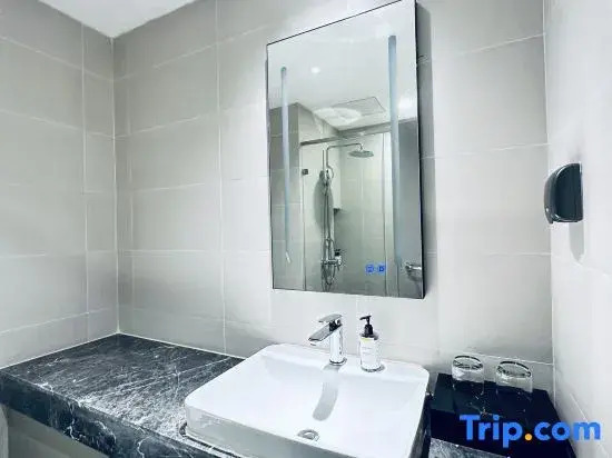 Homeinn Selected Hotel (Hengshui Railway Station Central Street)