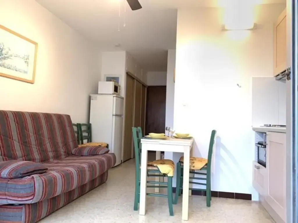 Appartement Balaruc-les-Bains, 1 pièce, 2 personnes - FR-1-503-46
