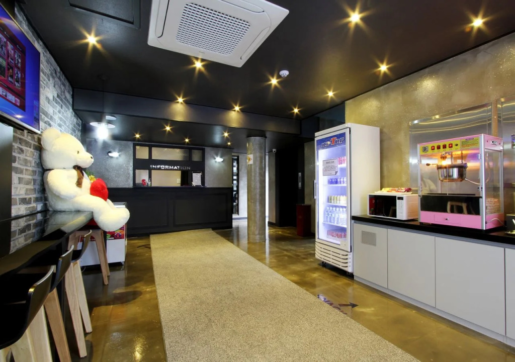 Page Hotel