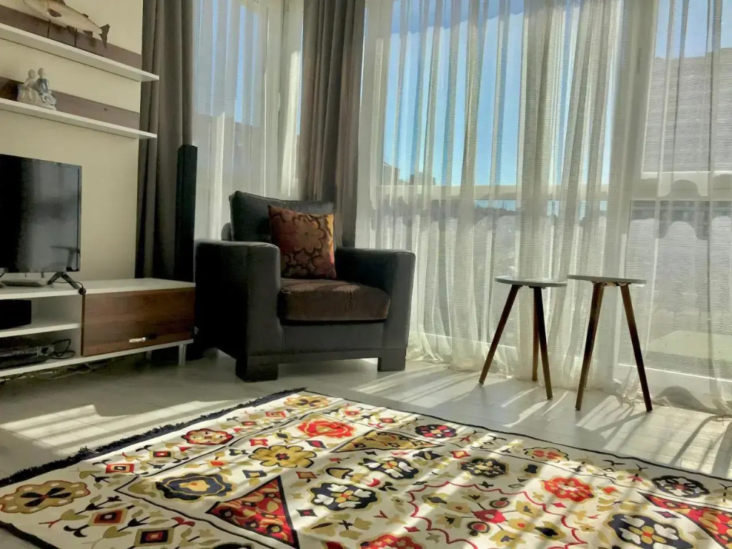 Entirely Apartment, Near Lake, Full kitchen,Wi Fi, AC