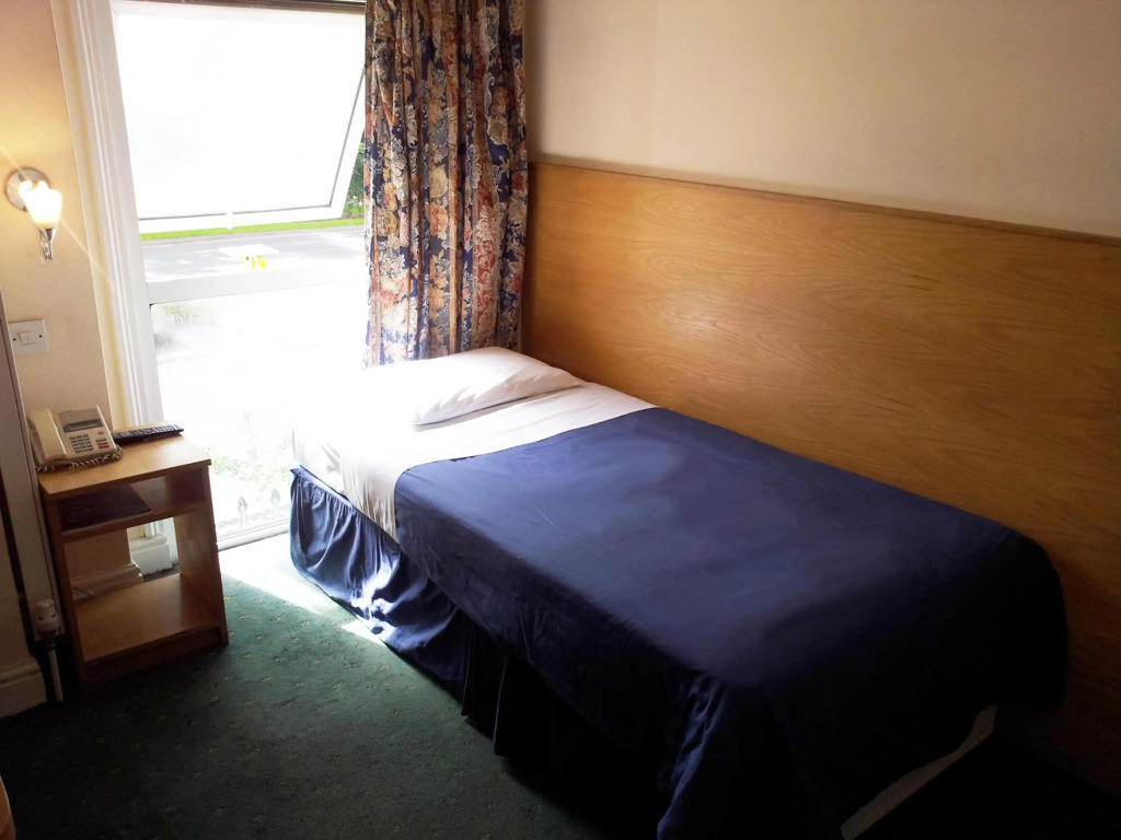 West Cromwell Hotel
