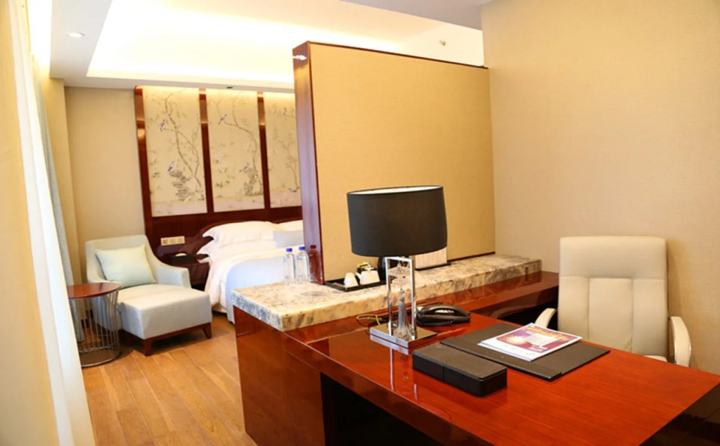 Peony Harbor City Hotel