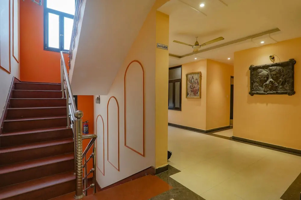 Fabhotel Govinda Royal