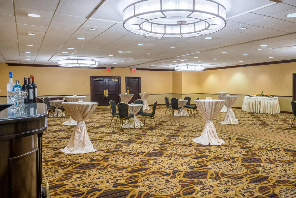 DoubleTree by Hilton McLean Tysons