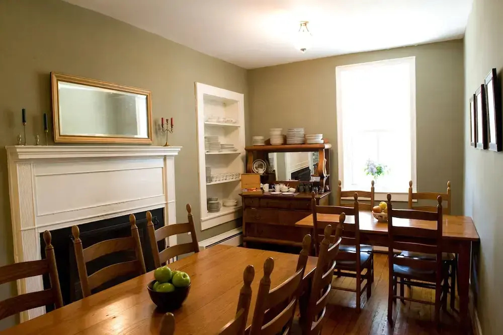 Hopkins Ordinary Bed, Breakfast and Ale Works