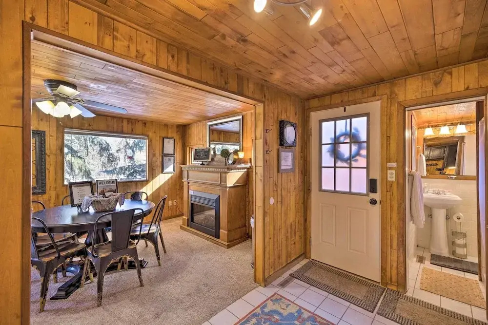 Cozy CO Rocky Mountain Retreat Near Pikes Peak!