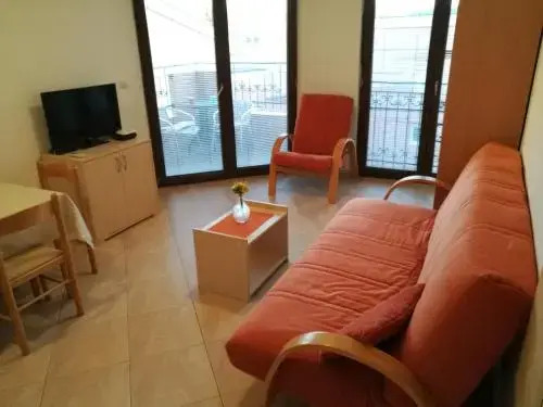 Apartment Orange