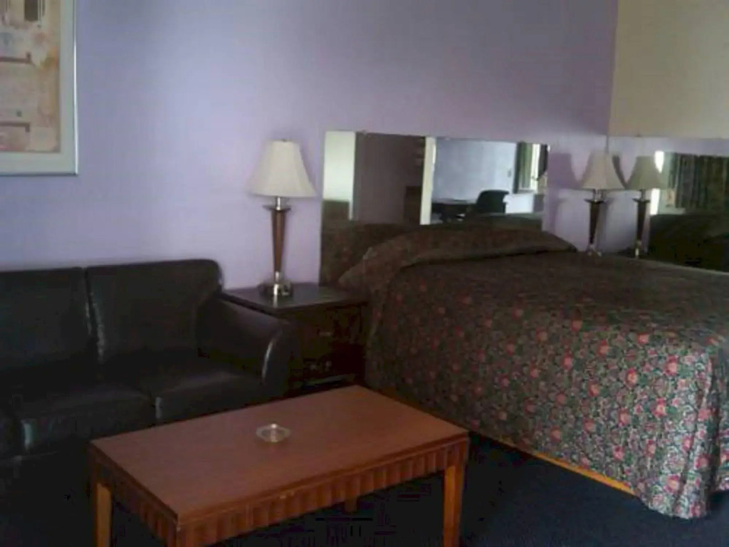 Crescent Inn