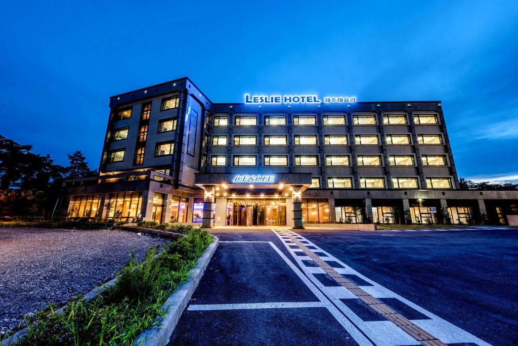 Leslie Hotel
