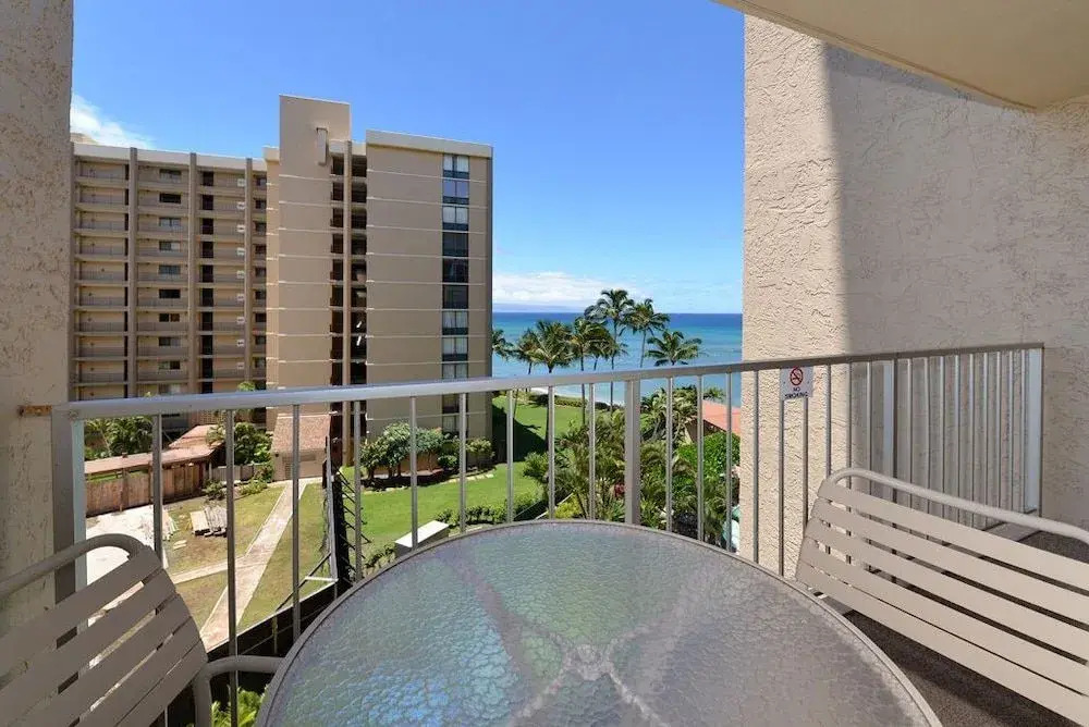 Royal Kahana 618 by RedAwning