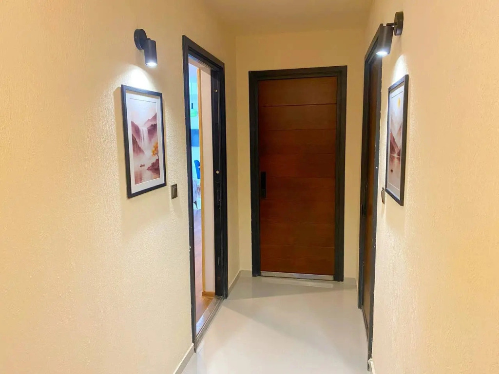 Апартаменты Stylish One-Bedroom Apartment in City Center 1