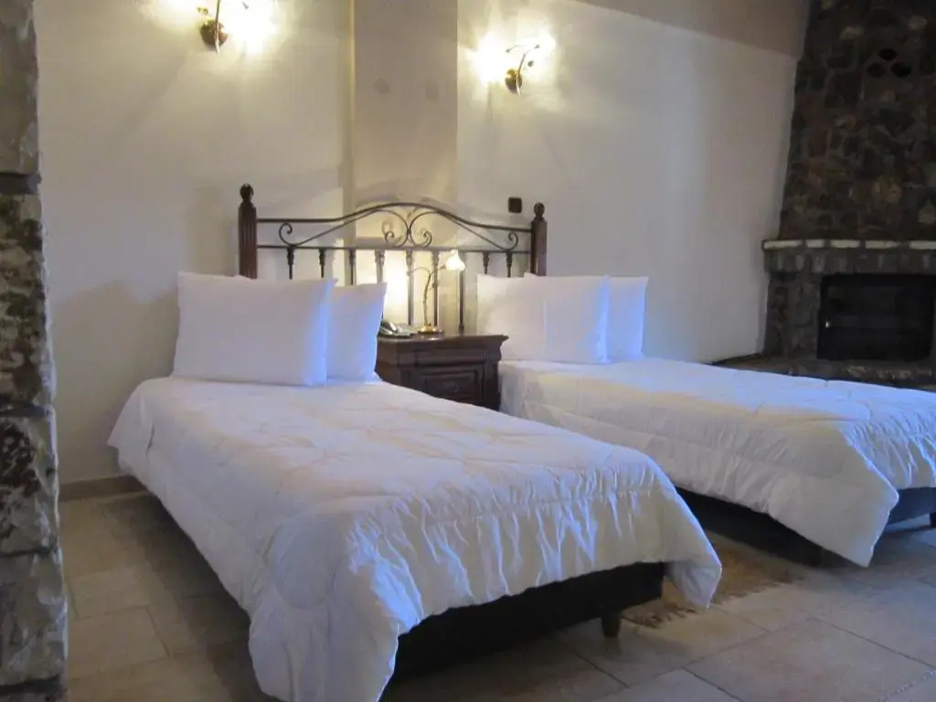 Aiolides Hotel