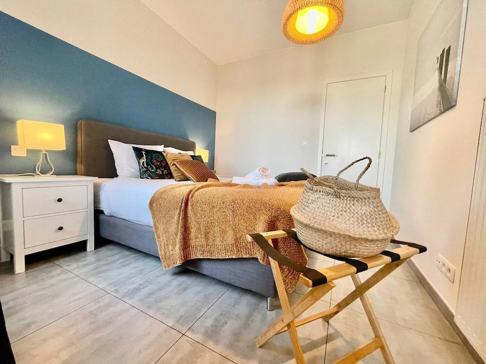 Suite in Antwerp Near Meir Shops