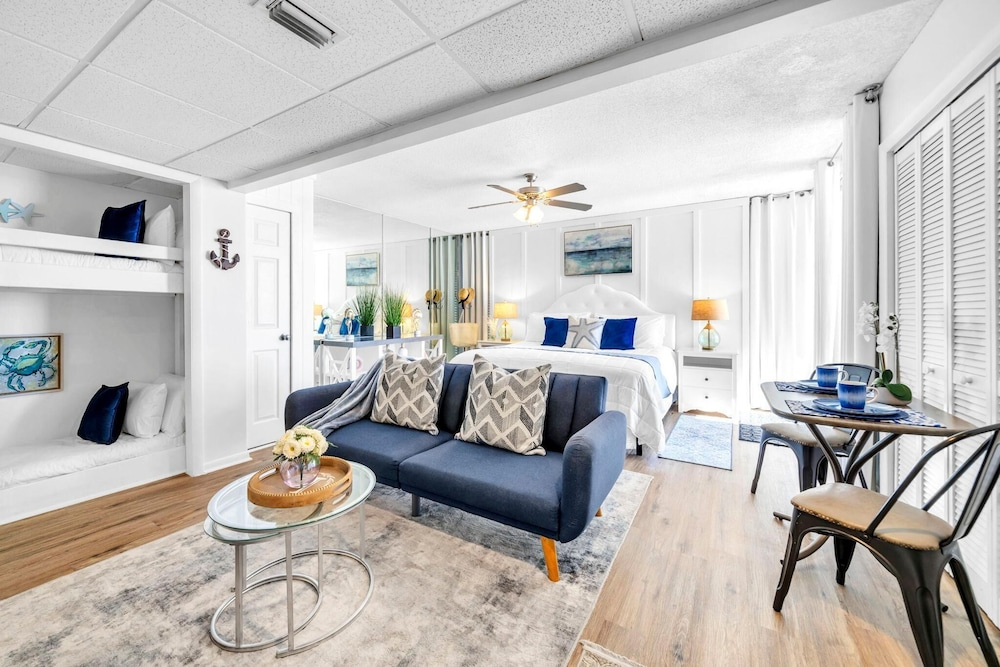 Long Beach Resort 1-1300e