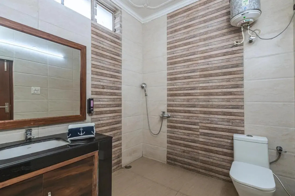 Saffronstays Grandview Haven, Barog