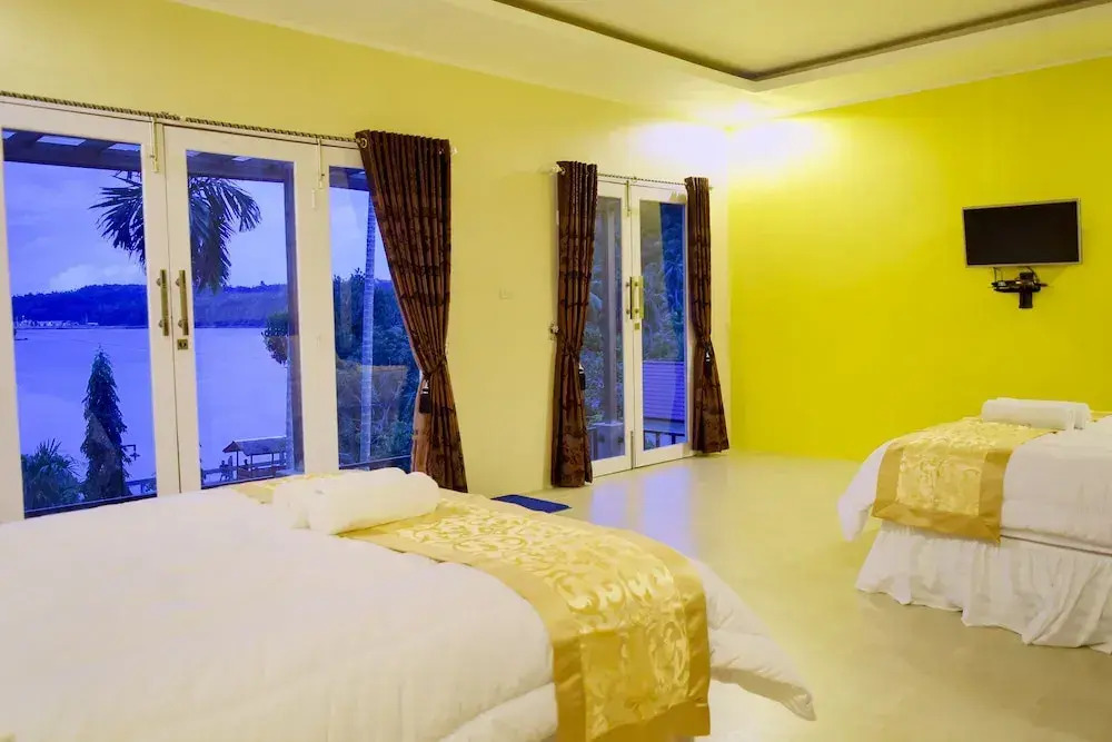 The Hawks Nest Resort