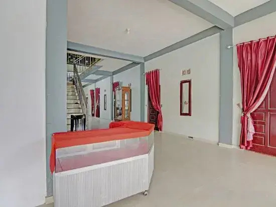 Hotel O Arsen House