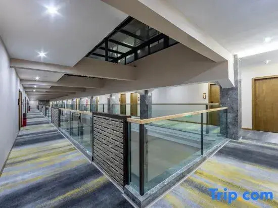 Qin Luxe Qinglefu Courtyard Hotel (High Speed Railway Station Jiaxing Road Food Street)
