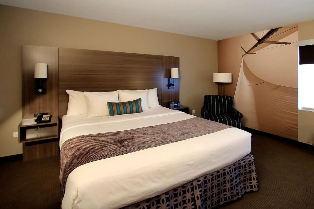 Executive Inn & Suites Embarcadero Cove