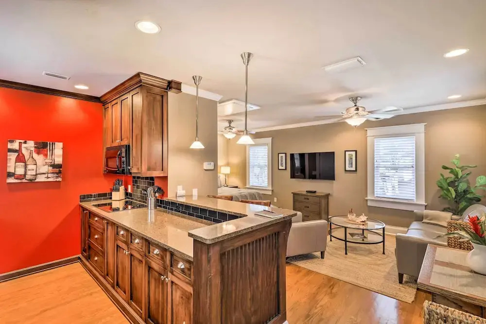 Hyde Park Luxury Studio w/ Prime Location!