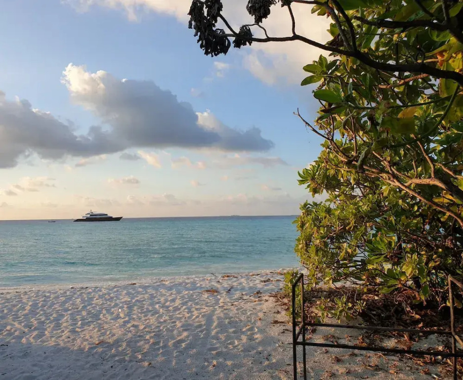Dhigurah Tourist Hotel