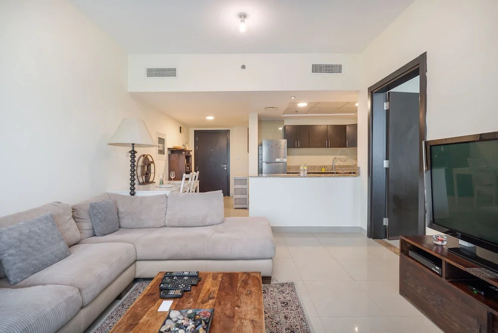 Charming Sun-filled 1-bedroom in Red Residence Dubai Sports City