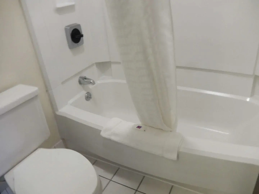 Motel 6 McGraw, NY - Cortland