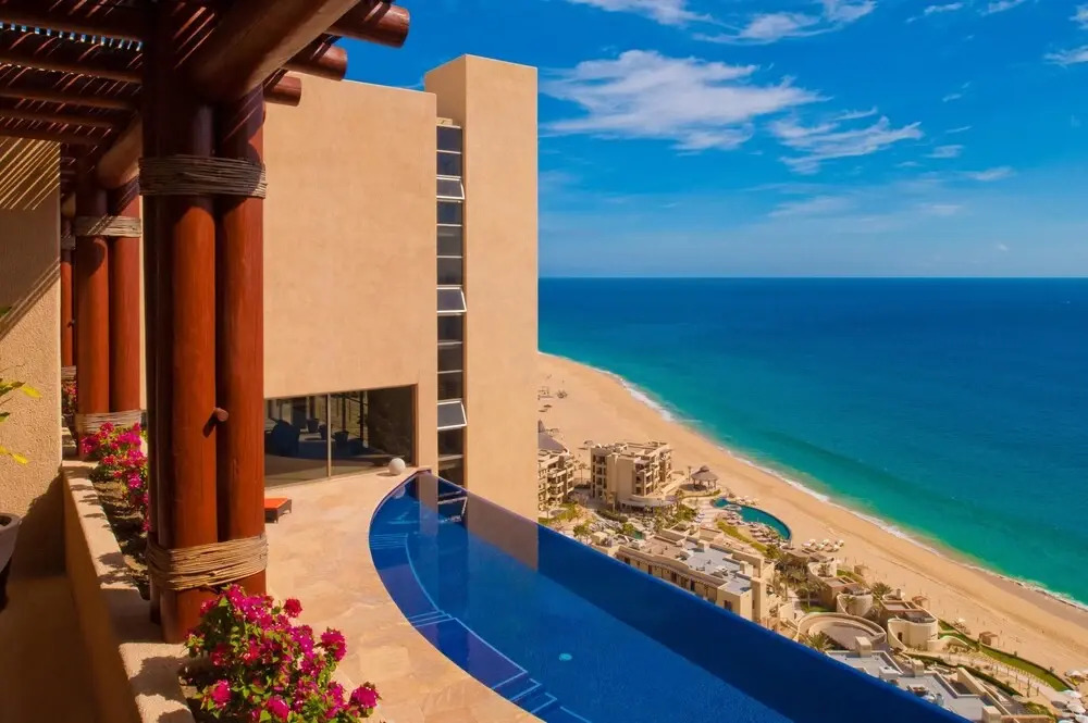 Luxurious Hillside Oceanfront 8 bedroom Villa Bellissima