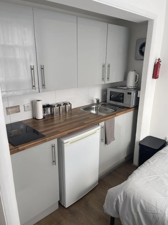 Charming Studio in London - 1 Person Only