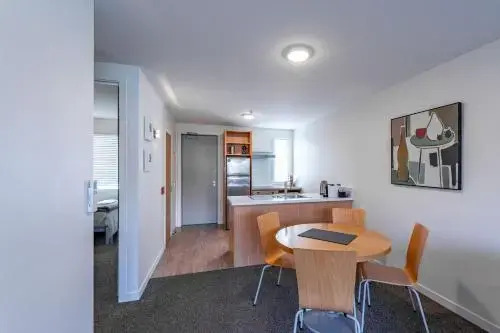 Central Luxury Apartment 205