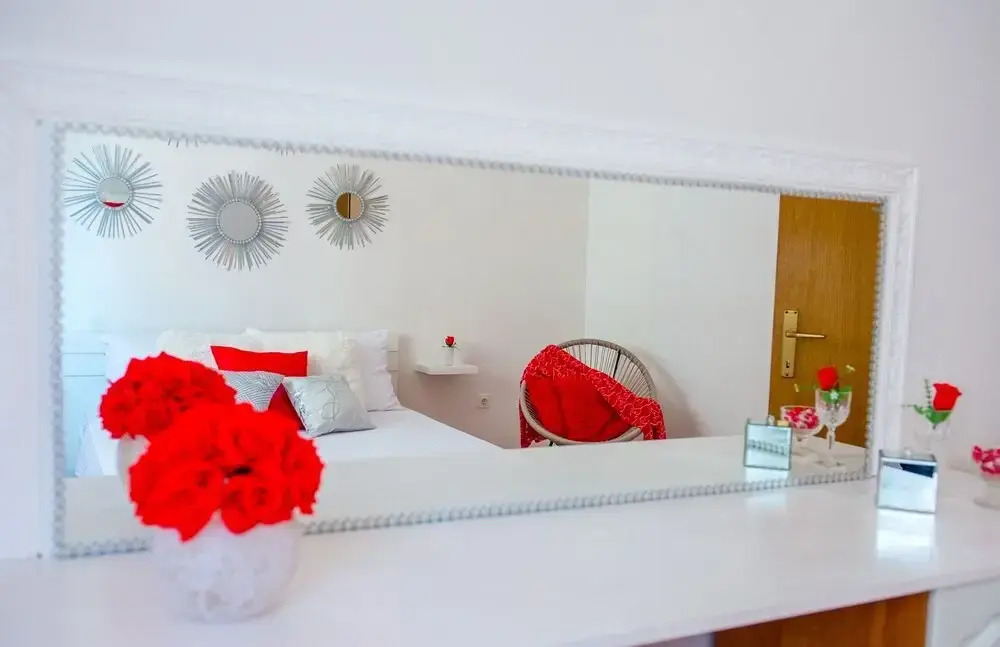 Apartment Red