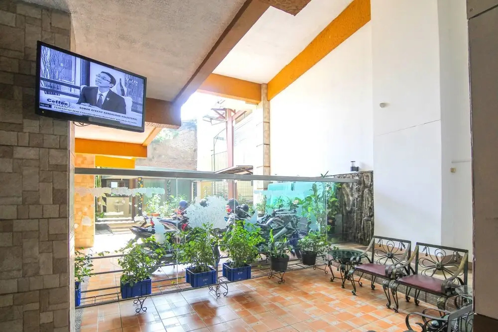 Airy Cihaurgeulis Surapati 235 Bandung