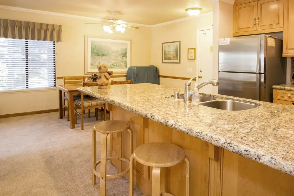St Anton Wooded View 1-Bedroom Condos with Complimentary Hot Drinks