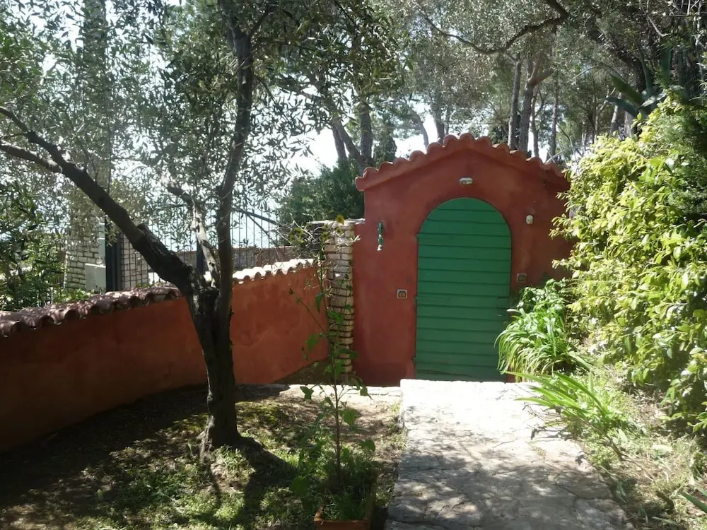 Cozy Holiday Home in Lerici Italy with Sea Nearby