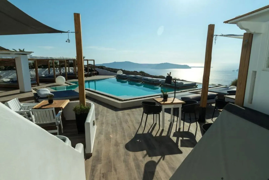 Amaze Suites