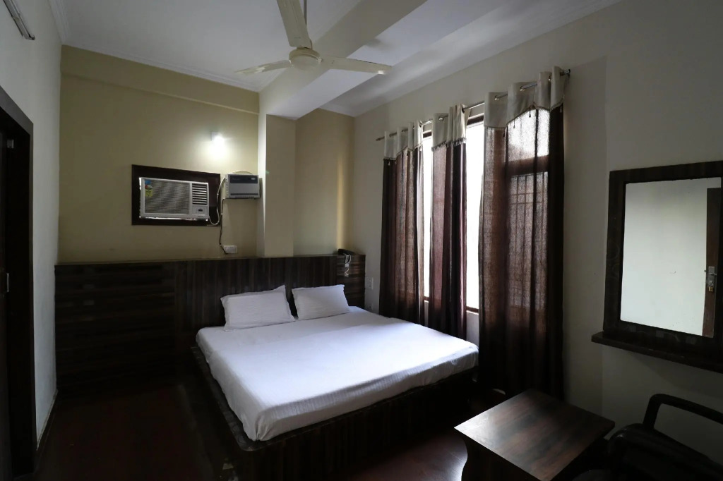 OYO 39365 Hotel Shiv Shakti Residency
