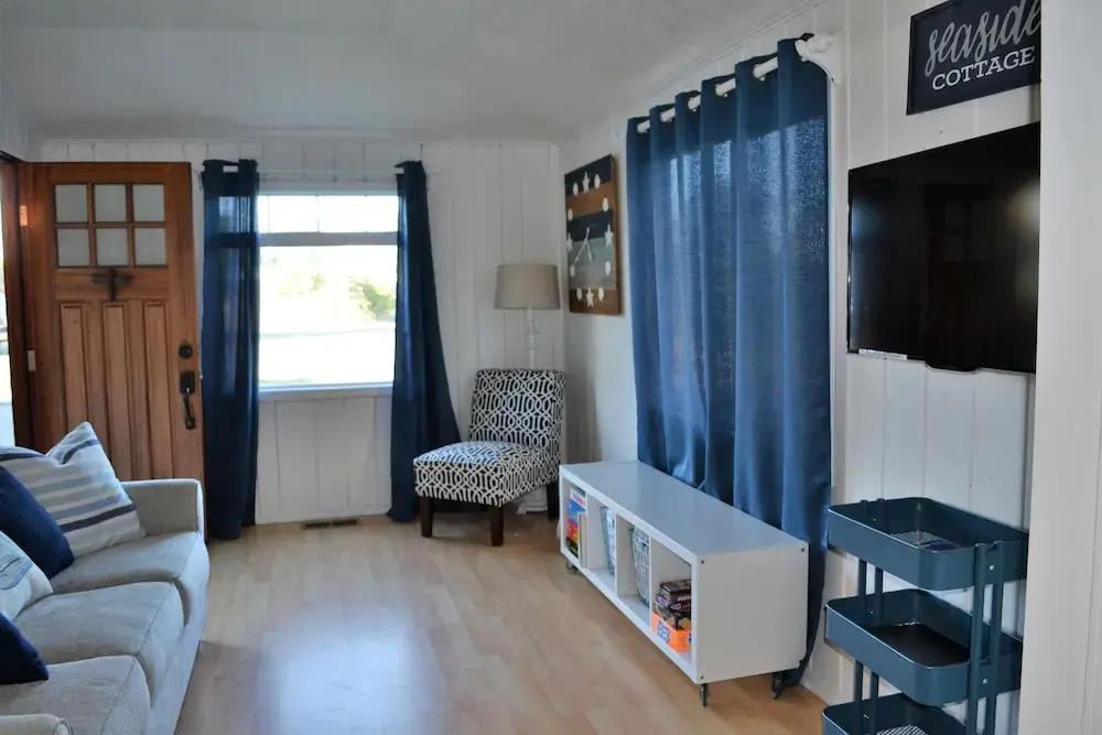 131 4th Ave Unit B