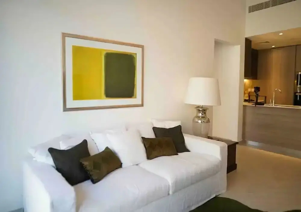 Spacious 2BR in Oxford 212 by Bespoke