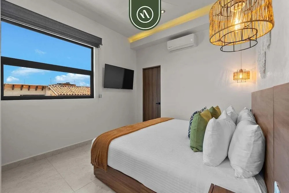 Luxury 2 BR - Downtown - Pool - Sunset in Terrace