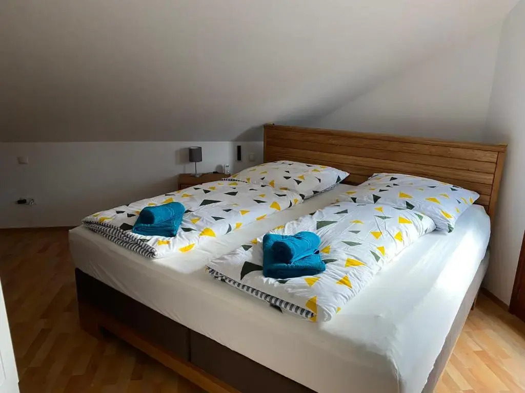 Ferienhaus Elbharmonie - Hunde willkommen, Garten vollständig umzäunt, Pool, Kamin und Spielzimmer - super für Familientreffen