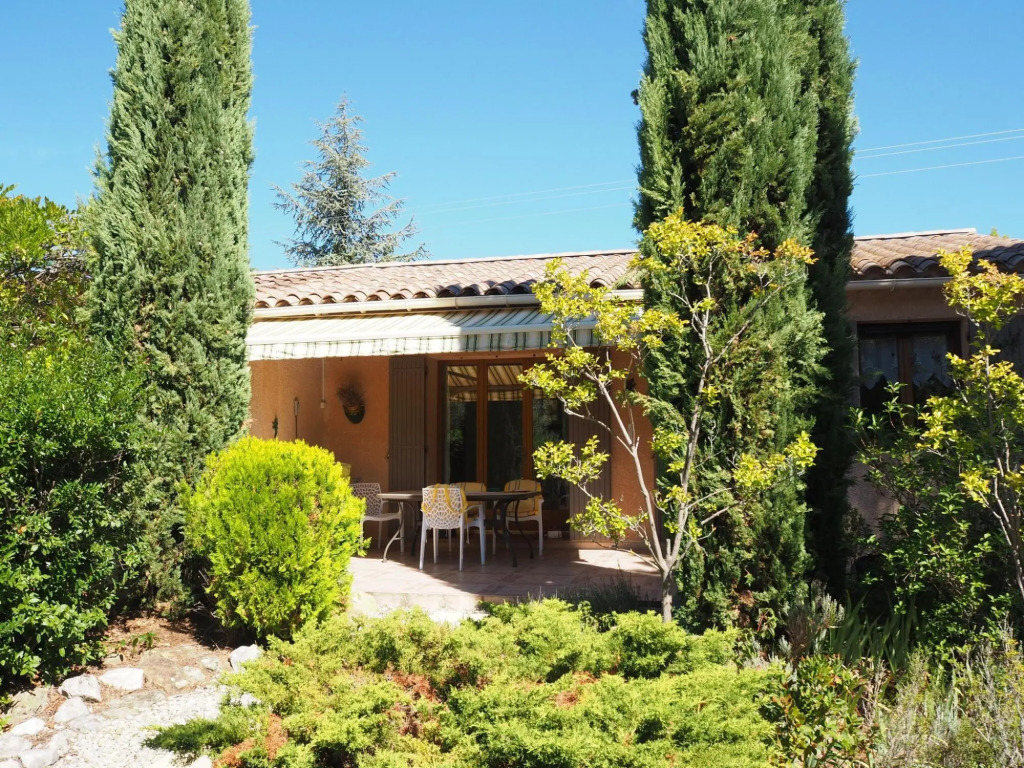 Holiday home with outdoor pool, Bédoin