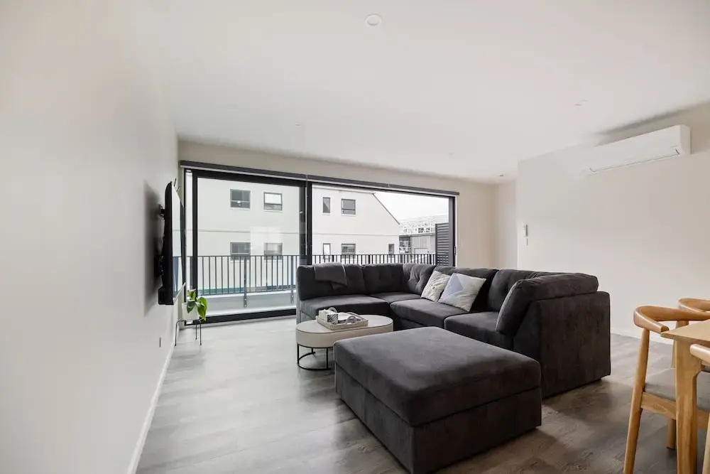 Group and Family Friendly - 3 Bedroom Townhouse with Garage