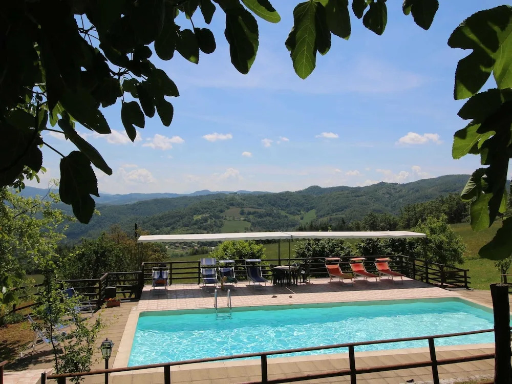 Farmhouse in Apecchio with Swimming Pool, Terrace, Garden
