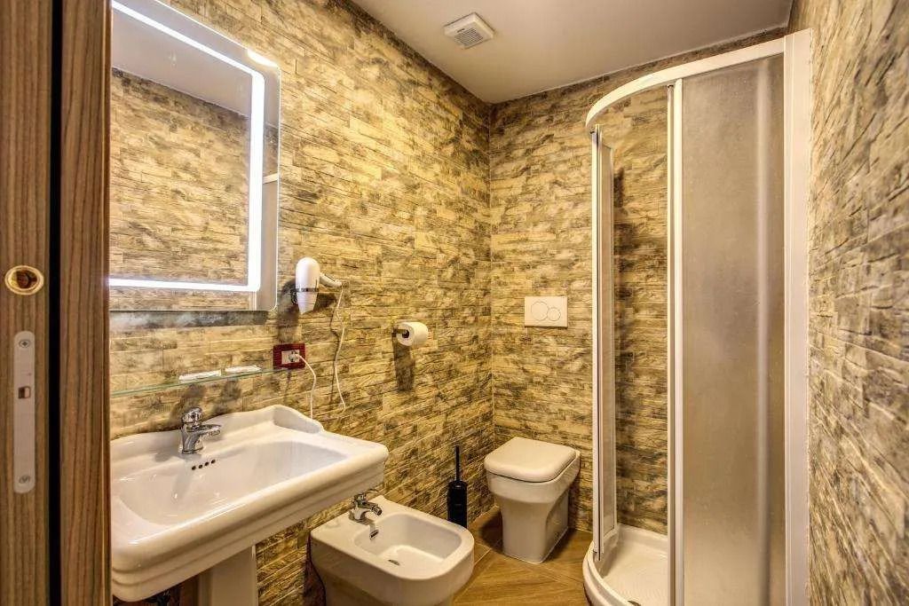 AMICI GUESTHOUSE