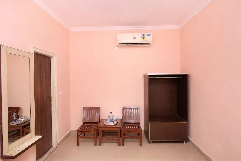 OYO 24423 Hotel Royal
