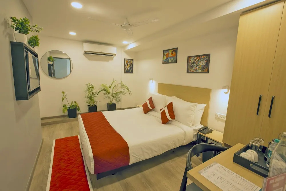 Octave Uptown Suites